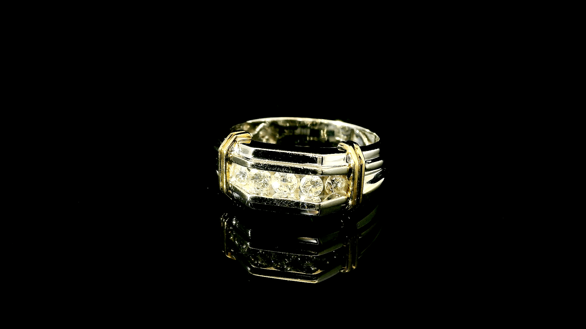 Elegant Diamond Ring - Royal Class Jewels