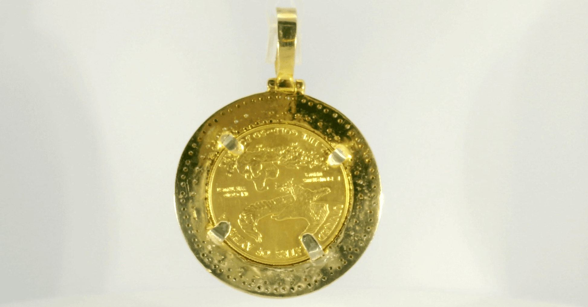 Elegant Gold Pendant with Diamond Accents - Royal Class Jewels