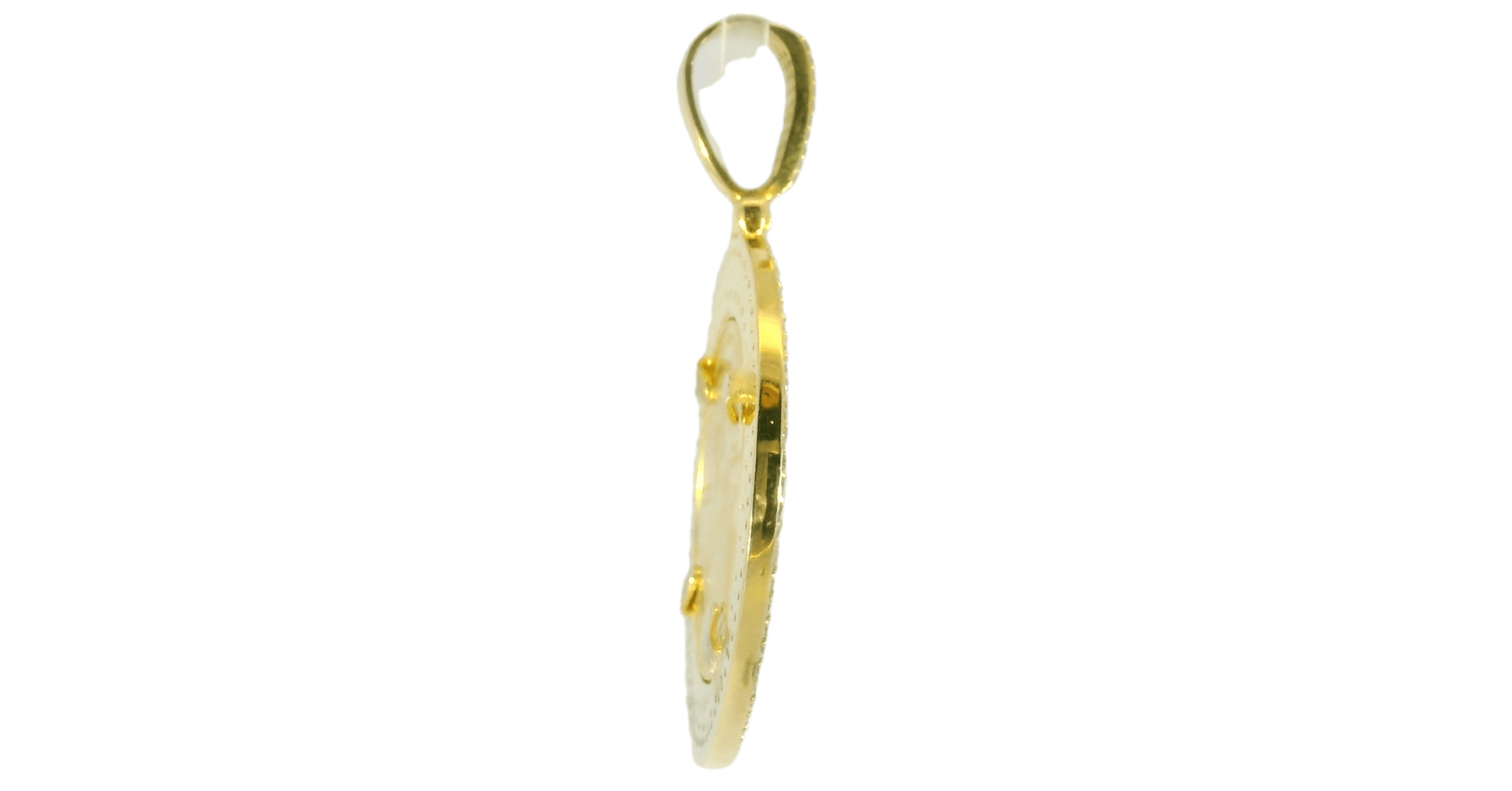 Elegant Gold Pendant with Diamond Accents - Royal Class Jewels